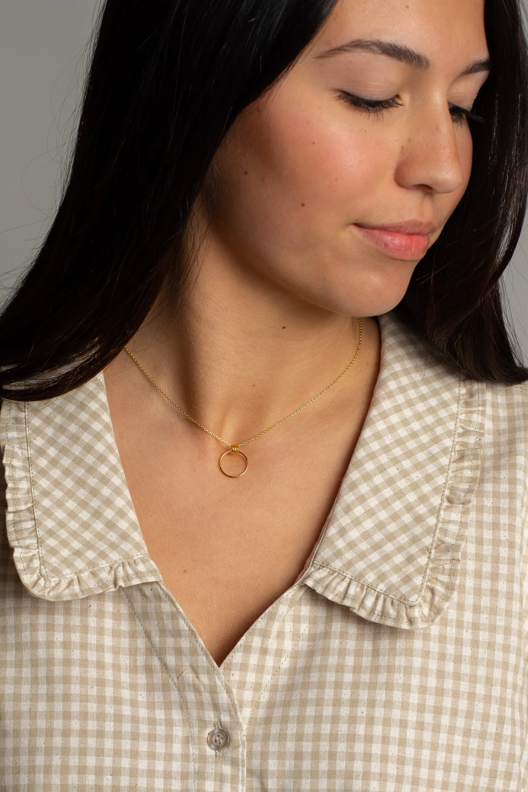 Cove Lakeside Circle Necklace