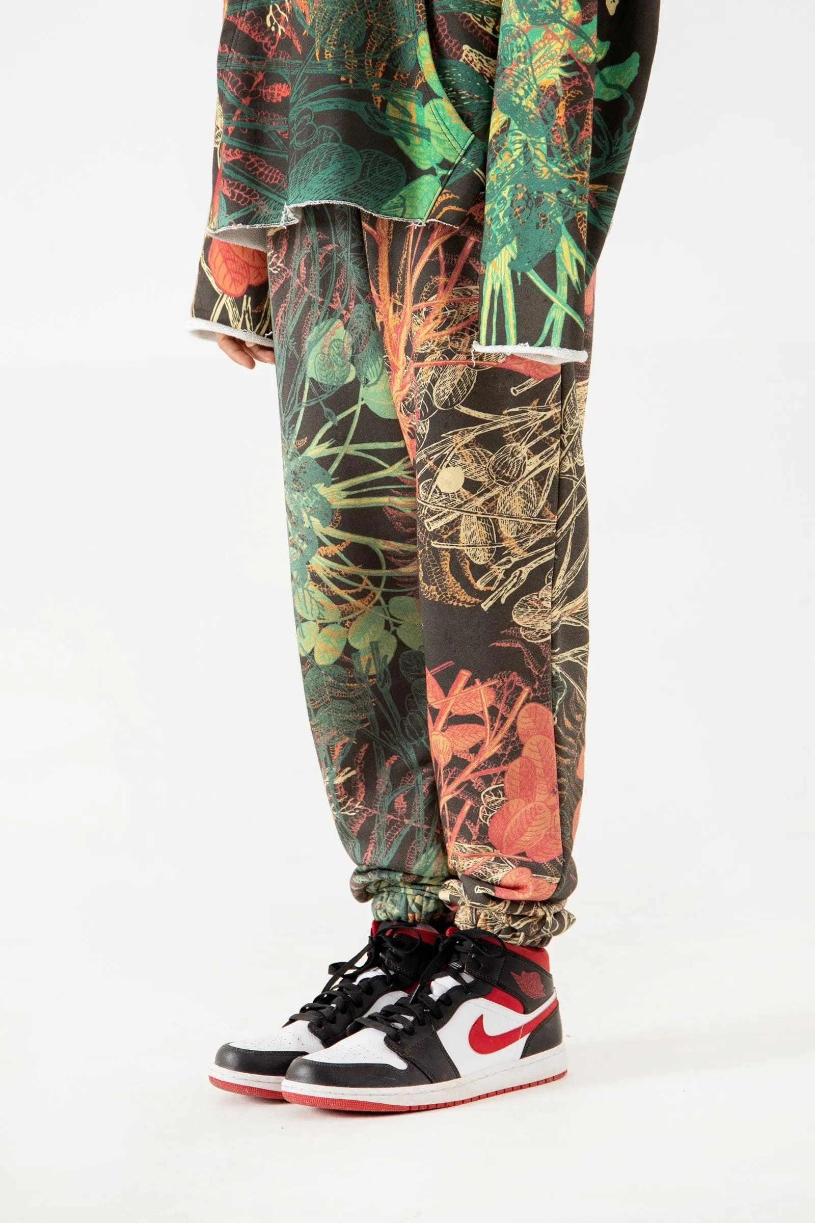 JUNGLE PRINTED FLEECE SWEATPANTS